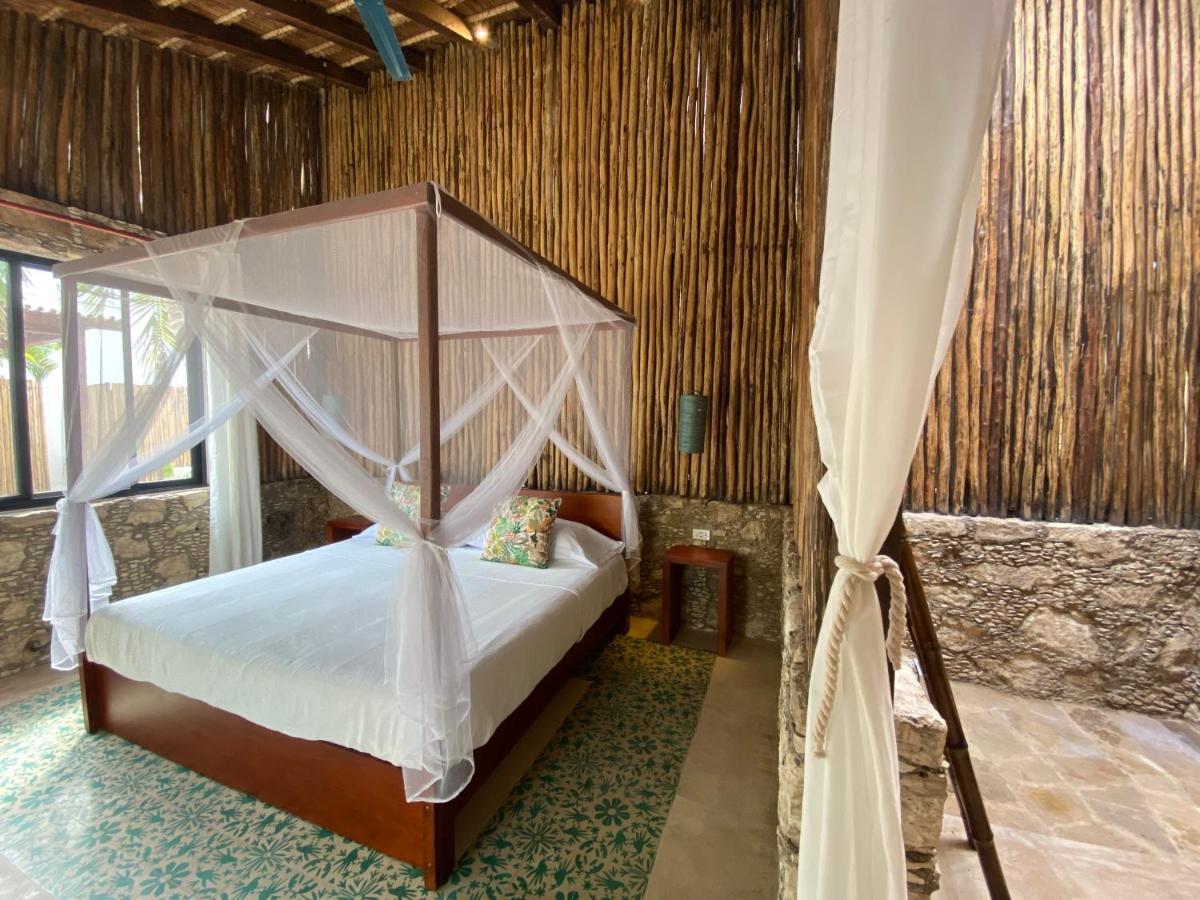 Pina Coloradas Ecolodge Yuluc 外观 照片